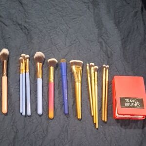 Luxie Gold and Blue Travel Makeup Brush Set